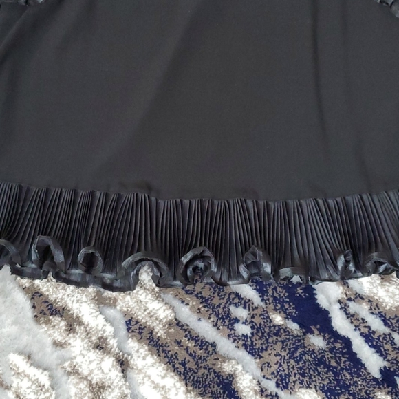 NWOT Black Ruffle Design Midi Skirt - size S - Picture 10 of 10